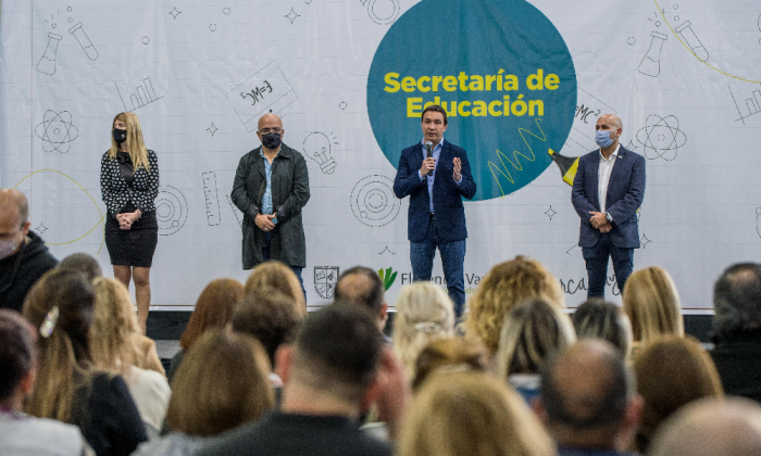 F. Varela: Andrés Watson presentó los Programas y Proyectos Educativos Municipales 2022